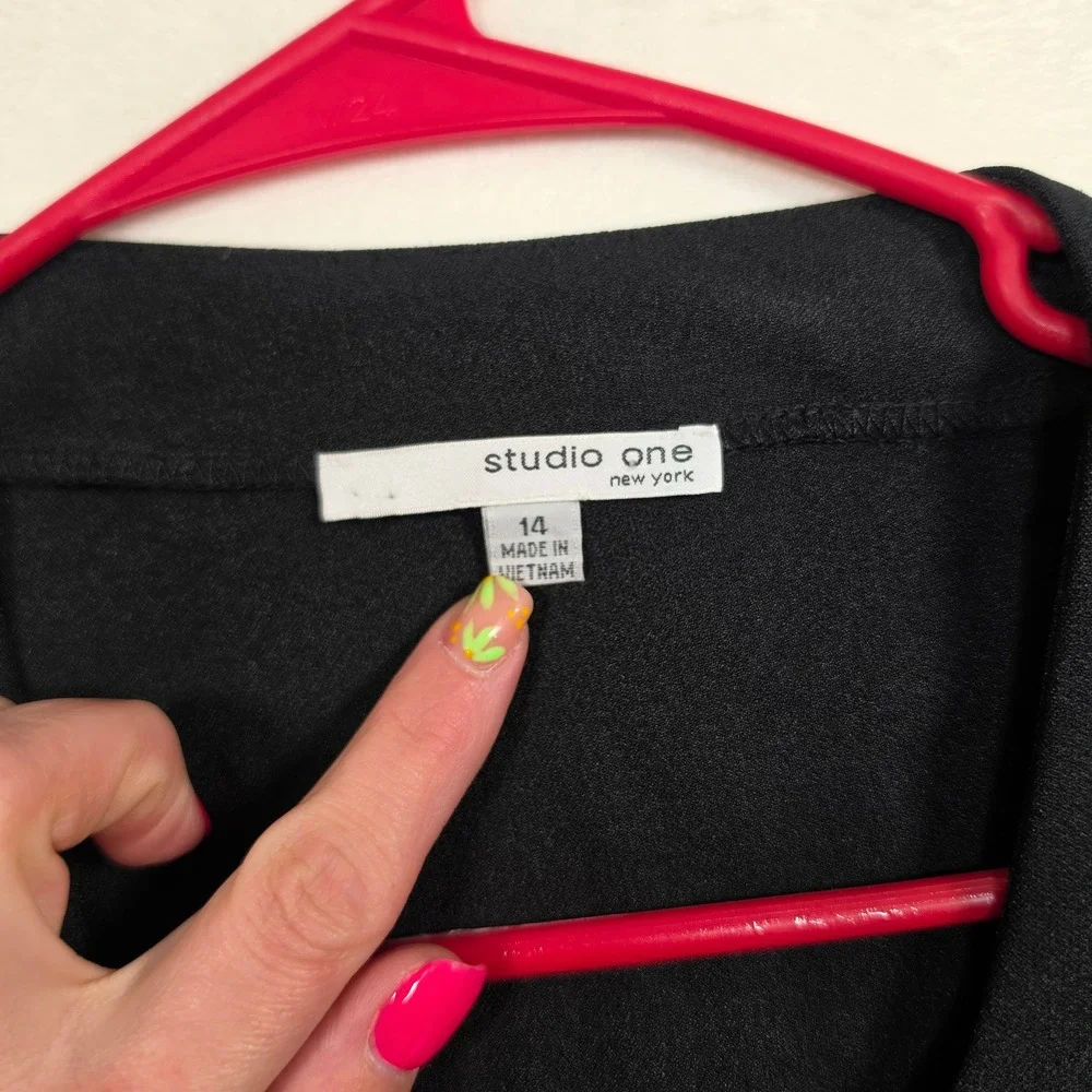 Studio One Bolero Shrug Womens 14 Black‎ Red Colorblock Minimalist Cardigan